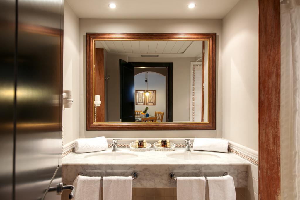 Apartahotel Suites Vila Birdie Navata Exterior photo